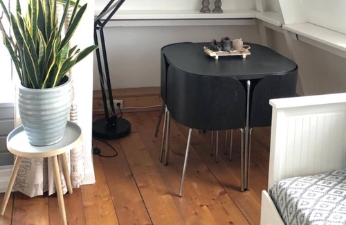 Alkmaar Apartment | Nikki's Holiday Home