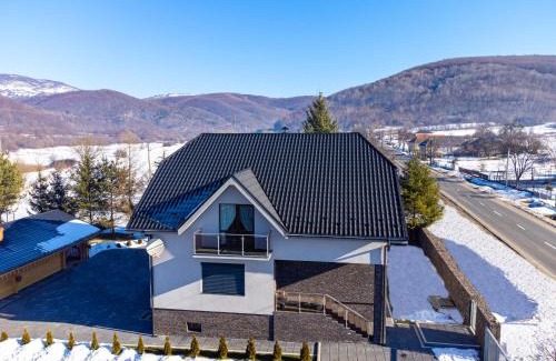 Serednye House | Nikol