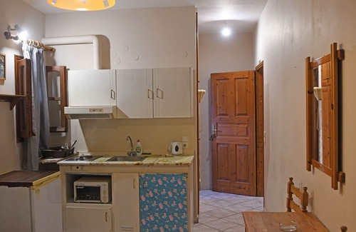 Gialiskari Apartment | Nikos Studio 4 - Studio Apartment, Sleeps 3