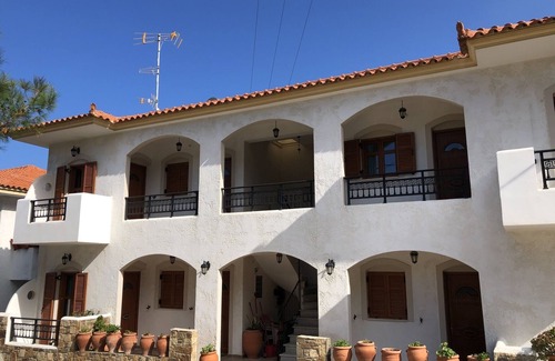 Gialiskari Apartment | Nikos Studio 4 - Studio Apartment, Sleeps 3