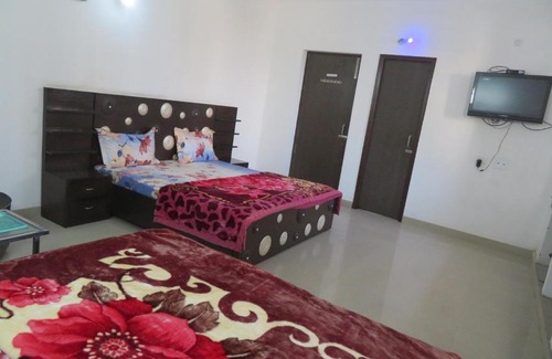 Vrindavan House | Nikunj Palace
