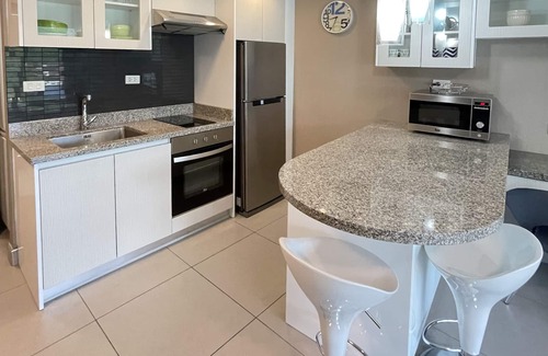 Nimman Apartment | Nimman Studio with FREE Motorbike - Kitchen - View - Pool - Chom Doi 2