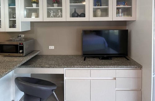 Nimman Apartment | Nimman Studio with FREE Motorbike - Kitchen - View - Pool - Chom Doi 2