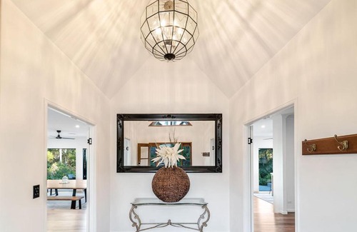 Ninderry House | Ninderry Manor-Spectacular Hinterland retreat