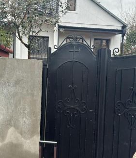 Kutaisi House | Nino & Irodi's Guest House