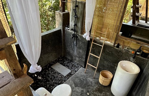 Kedisan House | Nirata Treehouse