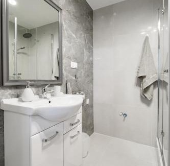 Pila Apartment | Niron Apartament Dom z Papieru Sztokholm