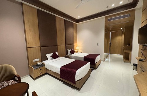 Gaya Resort | Nirvana Grand Hotel & Resort