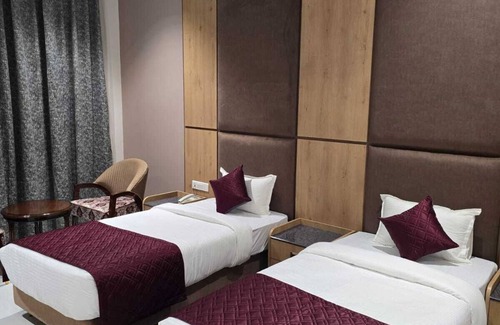 Gaya Resort | Nirvana Grand Hotel & Resort