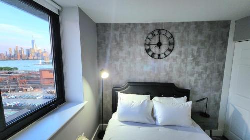 Hoboken Apartment | NJ Luxury 3bd 2bath 5 minutes to NYC