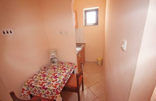 Rtina Apartment | Njaco - Studio Apartment with Sea View