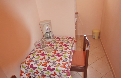 Rtina Apartment | Njaco - Studio Apartment with Sea View