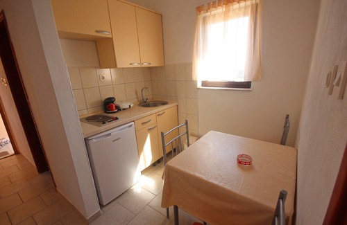 Rtina Apartment | Njaco - Traditional One Bedroom Apartment with Balcony and Sea View