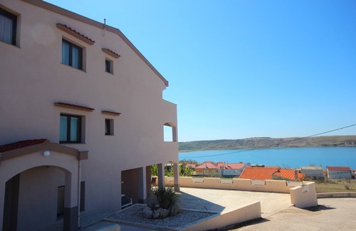 Rtina Apartment | Njaco - Traditional Two Bedroom Apartment with Teracce and Sea View