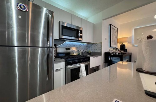 Upper East Side Apartment | nModern 2BR with Fireplace &Fitness & Lounge