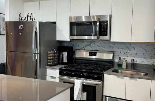 Upper East Side Apartment | nModern 2BR with Fireplace &Fitness & Lounge