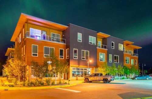 Whitehorse House | NN - Park View #2 - Downtown 2-bed 2-bath