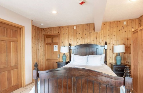 Yellowknife Apartment | NN - The Aurora Bayside Inn, Northern Skies Room