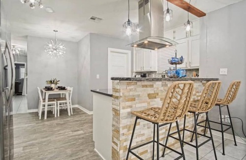 Miller House | nNew Bungalow by State Fairgrounds & Downtown OKC!