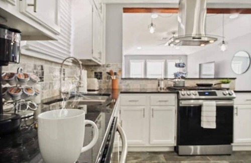 Miller House | nNew Bungalow by State Fairgrounds & Downtown OKC!