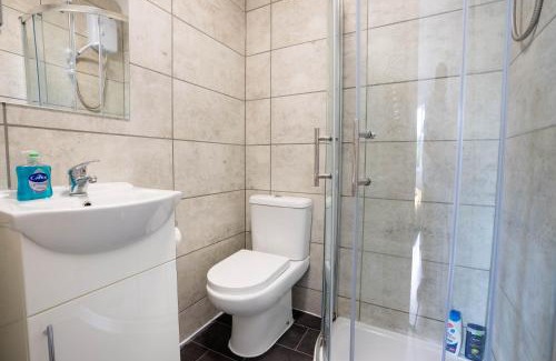 Aylesbury Apartment | No 02 Studio Flat Available near Aylesbury Town Station