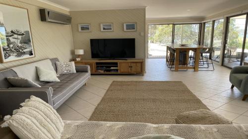 Lake Wangary House | No. 10 Coffin Bay