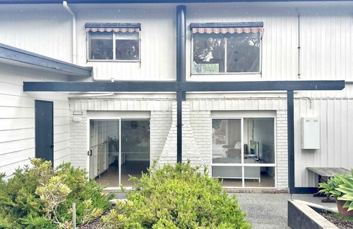 Waratah House | No 2 Waratah Avenue Waratah Bay