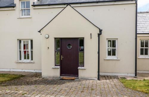 Dungarvan House | No 3 an Seanachai