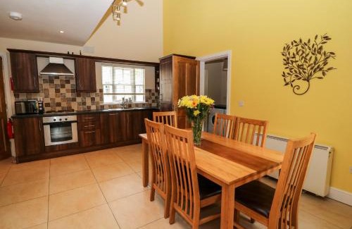 Dungarvan House | No 3 an Seanachai