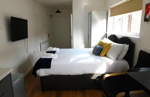 Lanark Apartment | No 3 - Modern Studio Apartment in Lanark Town Centre