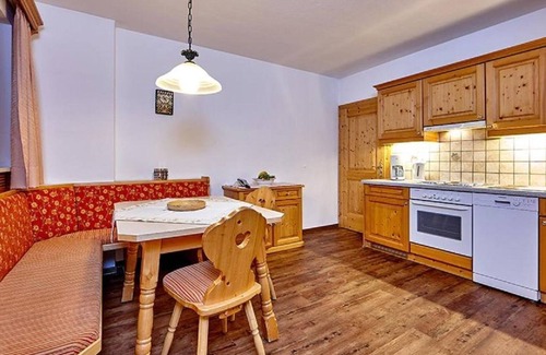Wallgau Apartment | "No. 4" apartment, 2 bedrooms, shower, WC - Anneliese, guest house
