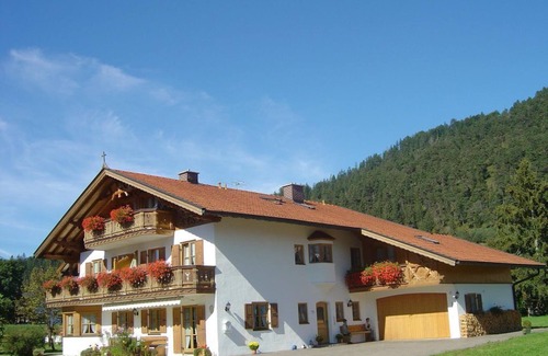 Wallgau Apartment | "No. 4" apartment, 2 bedrooms, shower, WC - Anneliese, guest house
