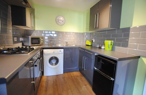 Ayr Apartment | No.5 Ayr Beach - Coorie Doon