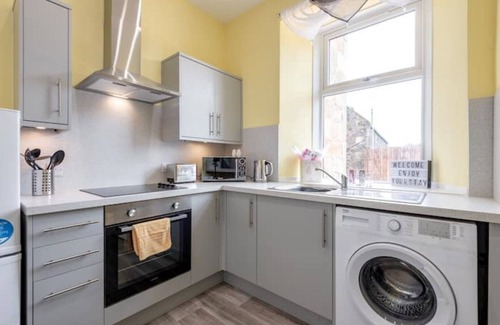 Leuchars House | No 67 Leuchars (Nr St Andrews) Free Parking - Pet Friendly