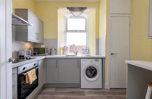 Leuchars House | No 67 Leuchars (Nr St Andrews) Free Parking - Pet Friendly