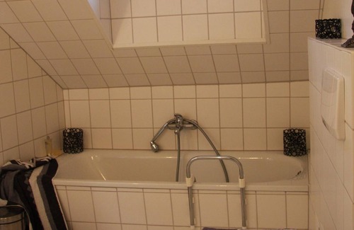 Grafendhron Apartment | No. 7 turret apartment bathtub - country house Gräfendhron