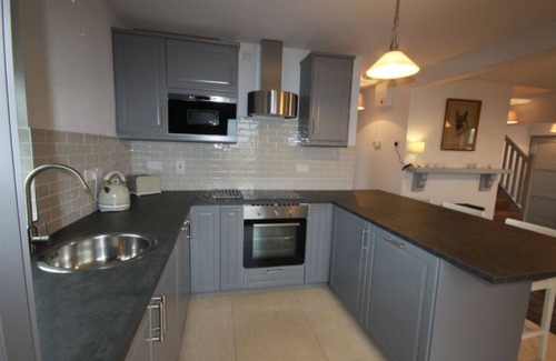 Ballyconneely House | No 8 Leitirshask, Ballyconneely - Full Of Country Living Chic.