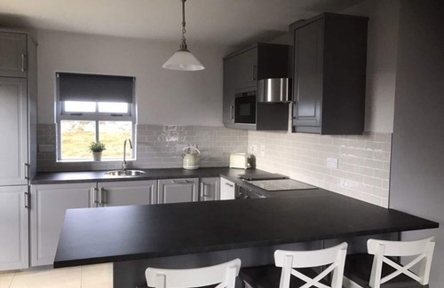 Ballyconneely House | No 8 Leitirshask, Ballyconneely - Full Of Country Living Chic.