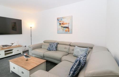 Sandhaven House | No 9 North St