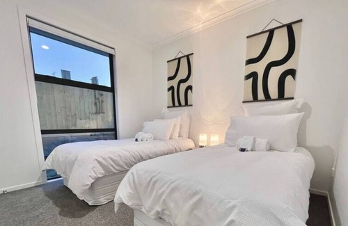 Hamilton North House | No cleaning fee - Brand New for you!