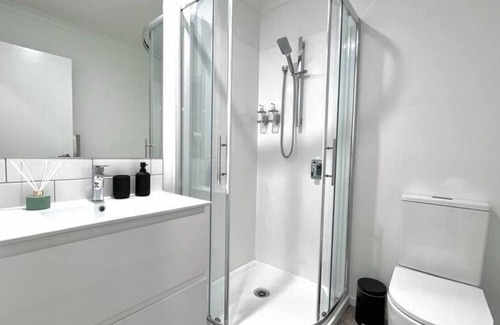 Hamilton North House | No cleaning fee - Brand New for you!