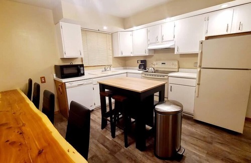 Lewellen House | No Cleaning Fee, Stay One Stay All