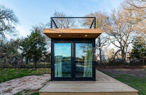 Waco House | “No Cleaning No Cleaning Fee!” Out West-Cargo Home