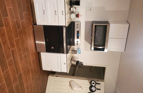 Victoria Apartment | NO CONTACT Mother-in-Law Suite