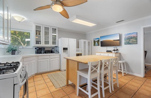 Bouldin House | NO home is more in the HEART of SOCO than this one!