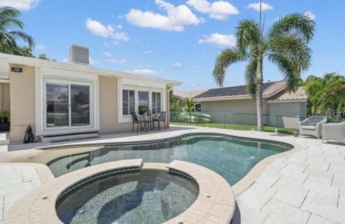 St. Petersburg - Clearwater House | No Hurricane Damage Tranquil Canal Home Near Downtown, Beaches & More