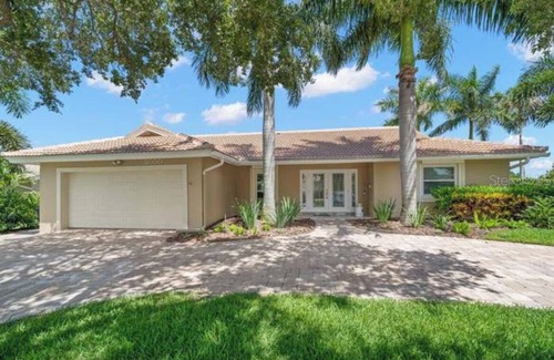 St. Petersburg - Clearwater House | No Hurricane Damage Tranquil Canal Home Near Downtown, Beaches & More