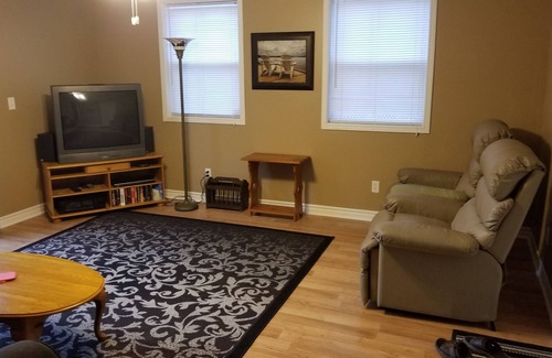 Carrying Place House | NO LONGER RENTING - Casual waterfront cottage on Weller's Bay