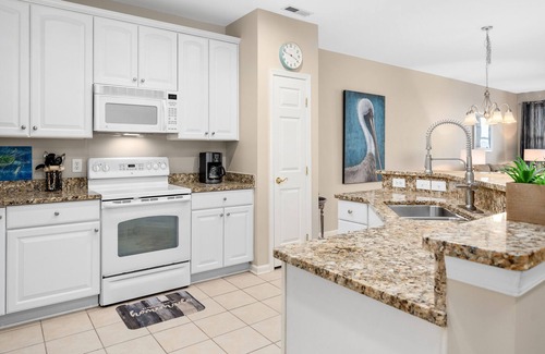 Crisfield Condo | No longer taking reservations at this time. Our apologies.