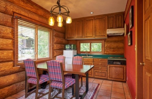 Shima Hotel | No pets allowed Tender cottage with two canopy d/Shima Mie